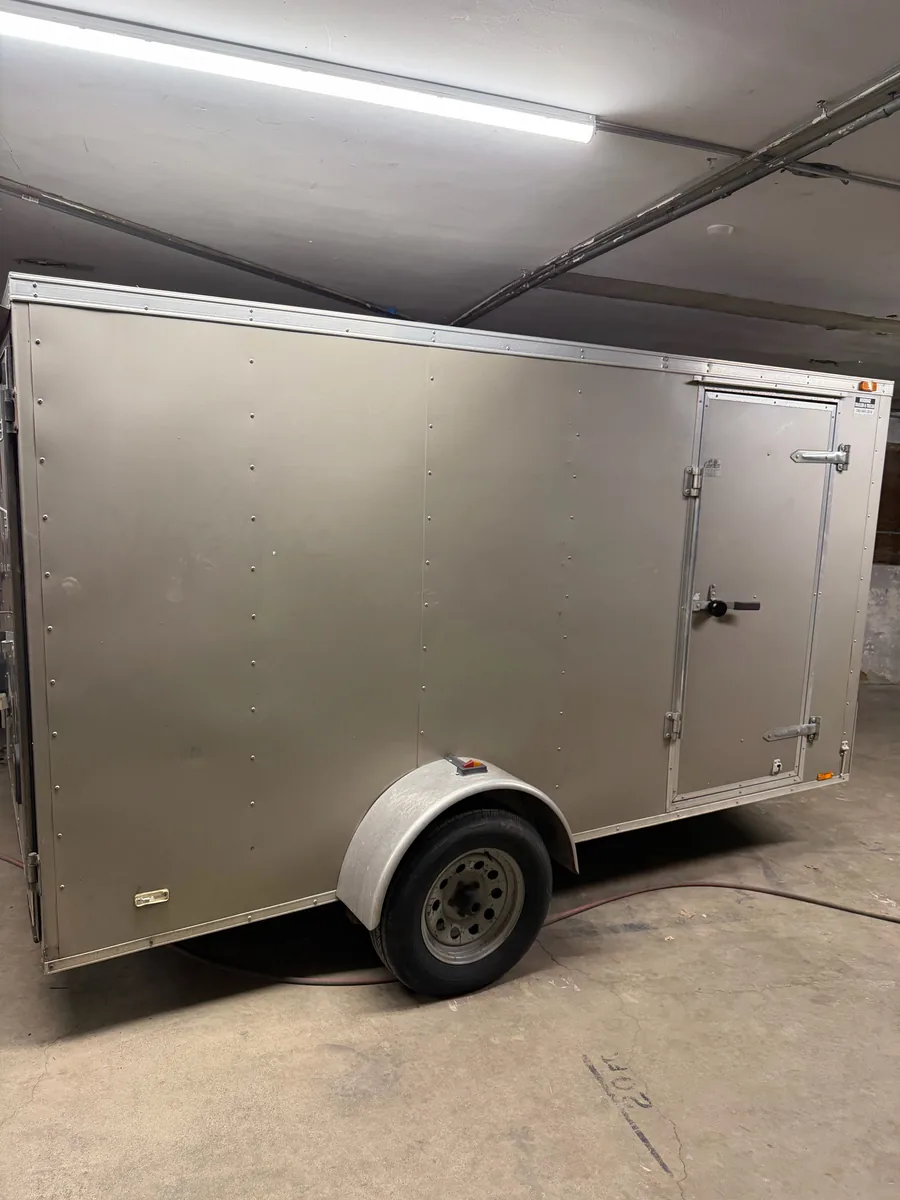 Bare cargo trailer before its wrap